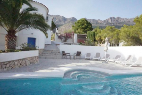 Villa with spectacular vieuw and swimmingpool.